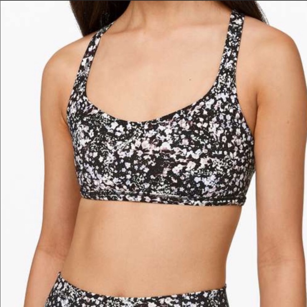 Lululemon Free To Be Wild Bra Sz 2 with cups